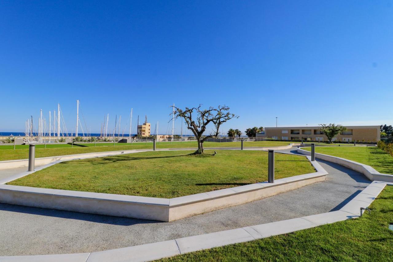 H11 Luxury 9A - Porto - Piscina - Jacuzzi Apartman Santo Stefano al Mare Kültér fotó